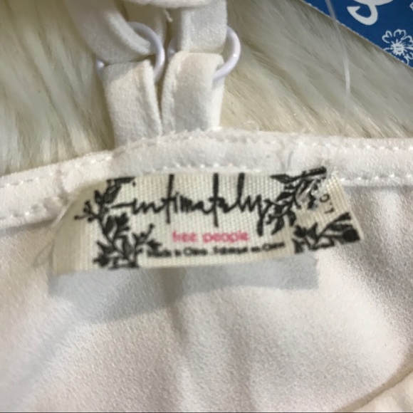 FREE PEOPLE new crop top with criss cross strap - Picture 3 of 4